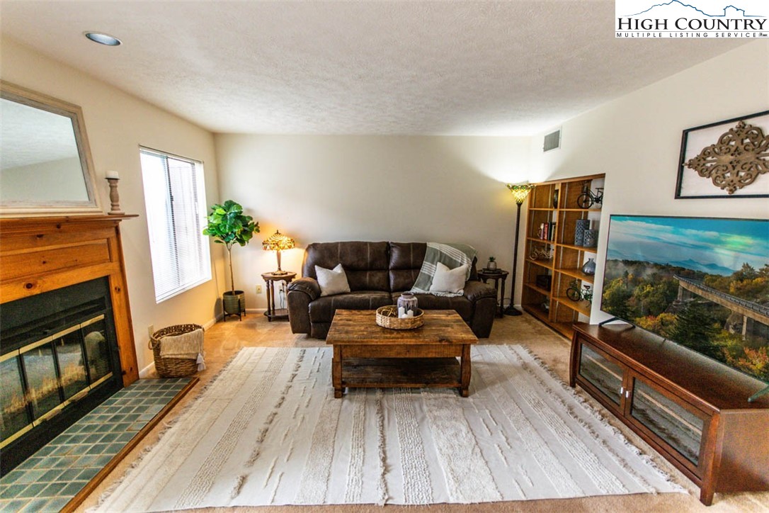 198 Meadow Ridge Road, Unit 10 Boone, NC 28607 - Photo 5 of 39 Gallery Image 5