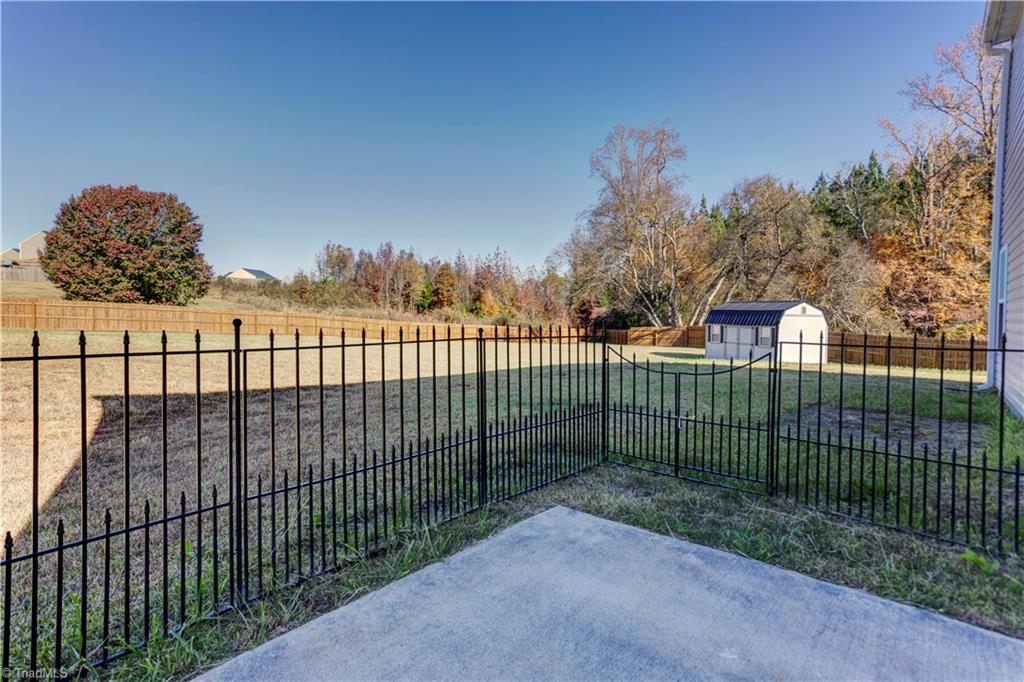 108 Daniel Drive Lexington, NC 27295 - Photo 30 of 38