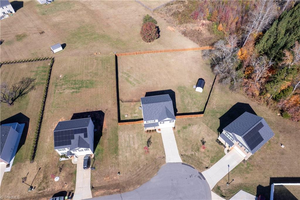 108 Daniel Drive Lexington, NC 27295 - Photo 3 of 38