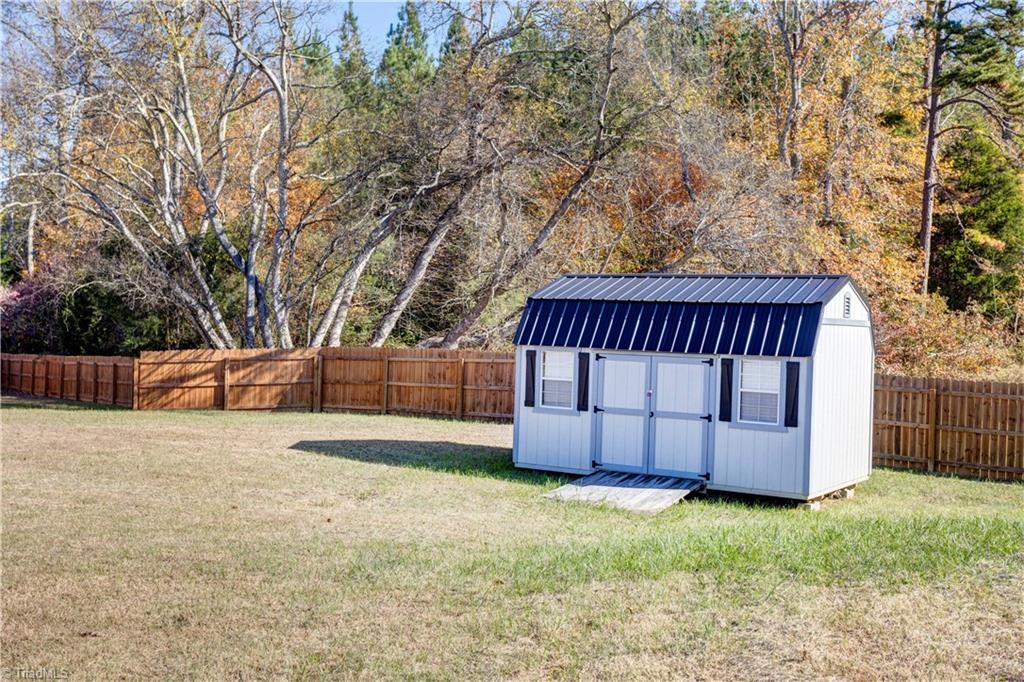 108 Daniel Drive Lexington, NC 27295 - Photo 34 of 38 D