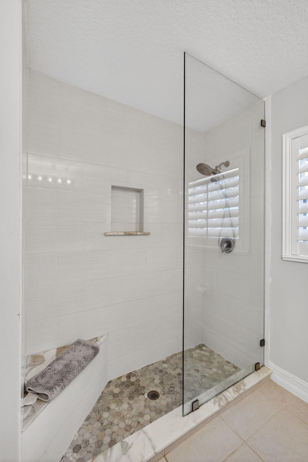 8075 Southeast Governors Way Hobe Sound, FL 33455 - Photo 23 of 35 Guest Bathroom