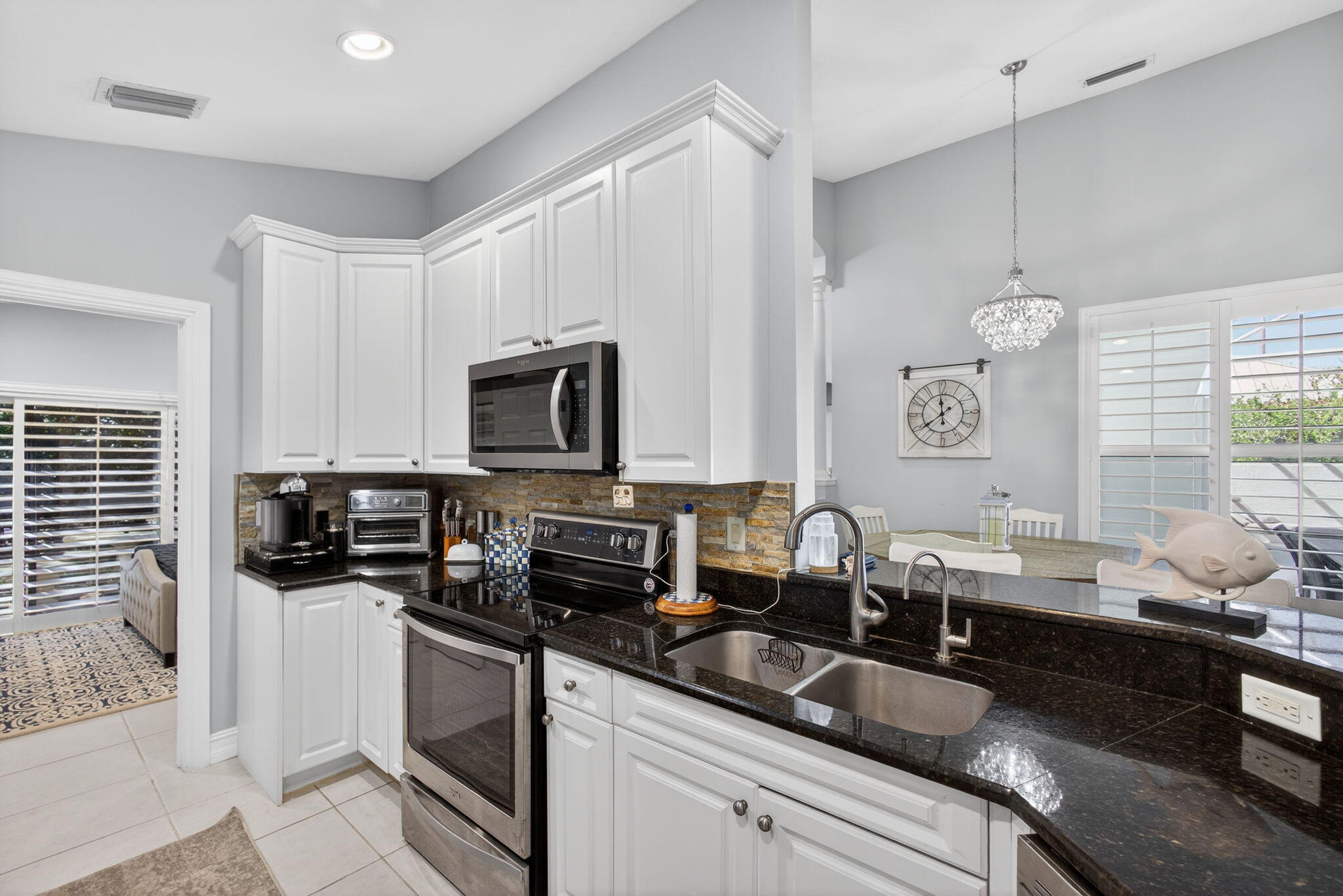 8075 Southeast Governors Way Hobe Sound, FL 33455 - Photo 10 of 35 Kitchen