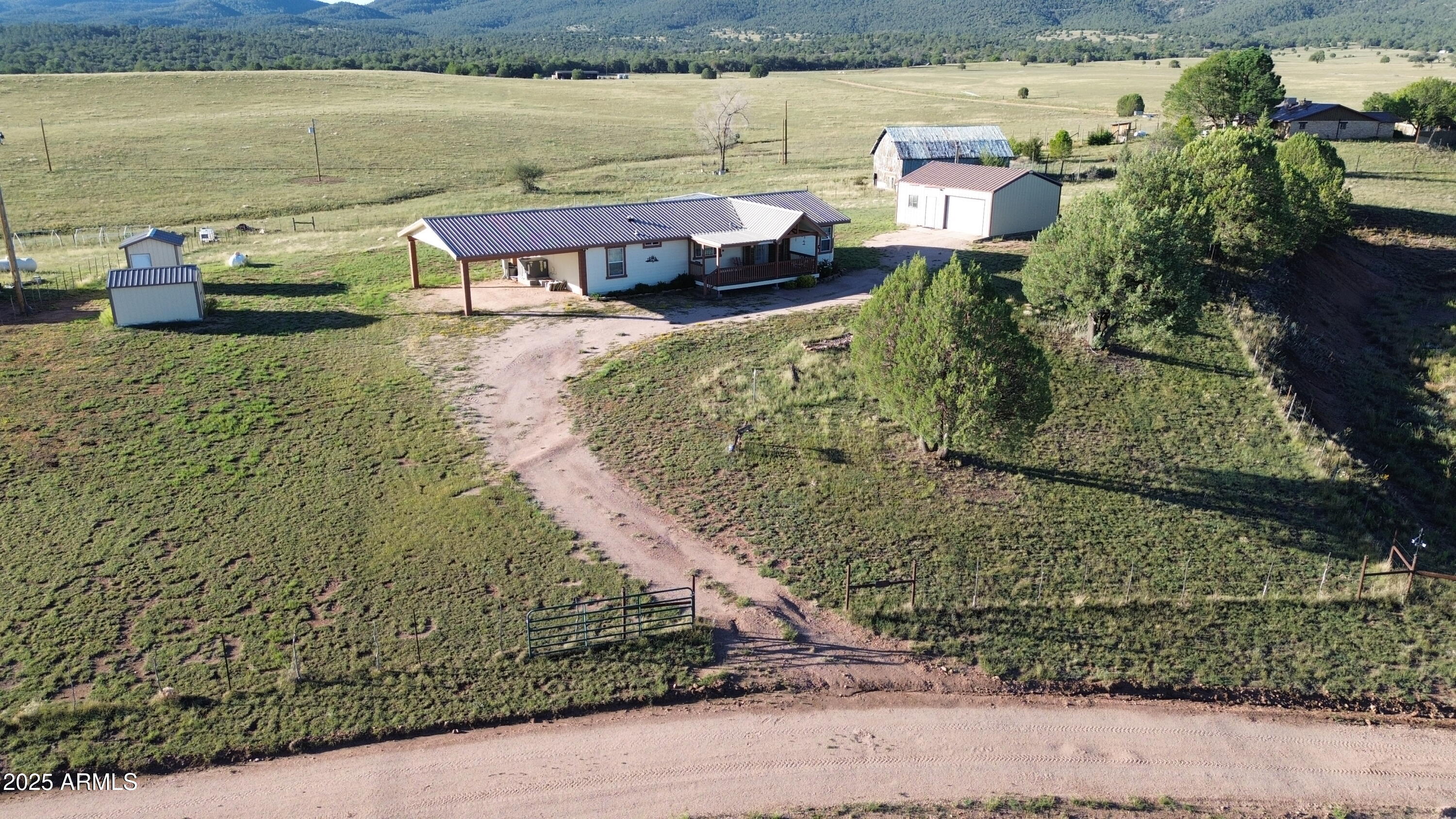 269 Zachariae Ranch Road Young, AZ 85554 - Photo 2 of 25