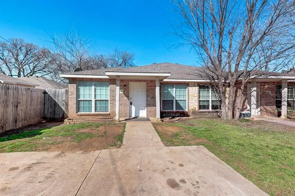 $1,850 | 404 Truman Street, Arlington, TX 76011