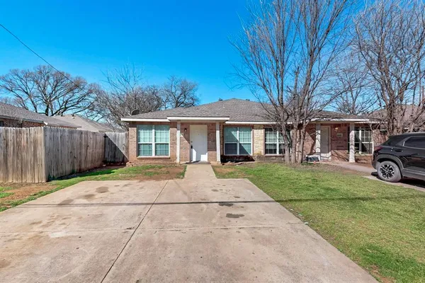 $1,850 | 404 Truman Street, Arlington, TX 76011