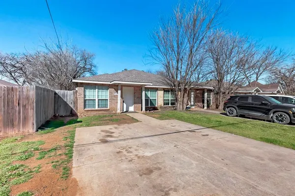 $1,850 | 404 Truman Street, Arlington, TX 76011