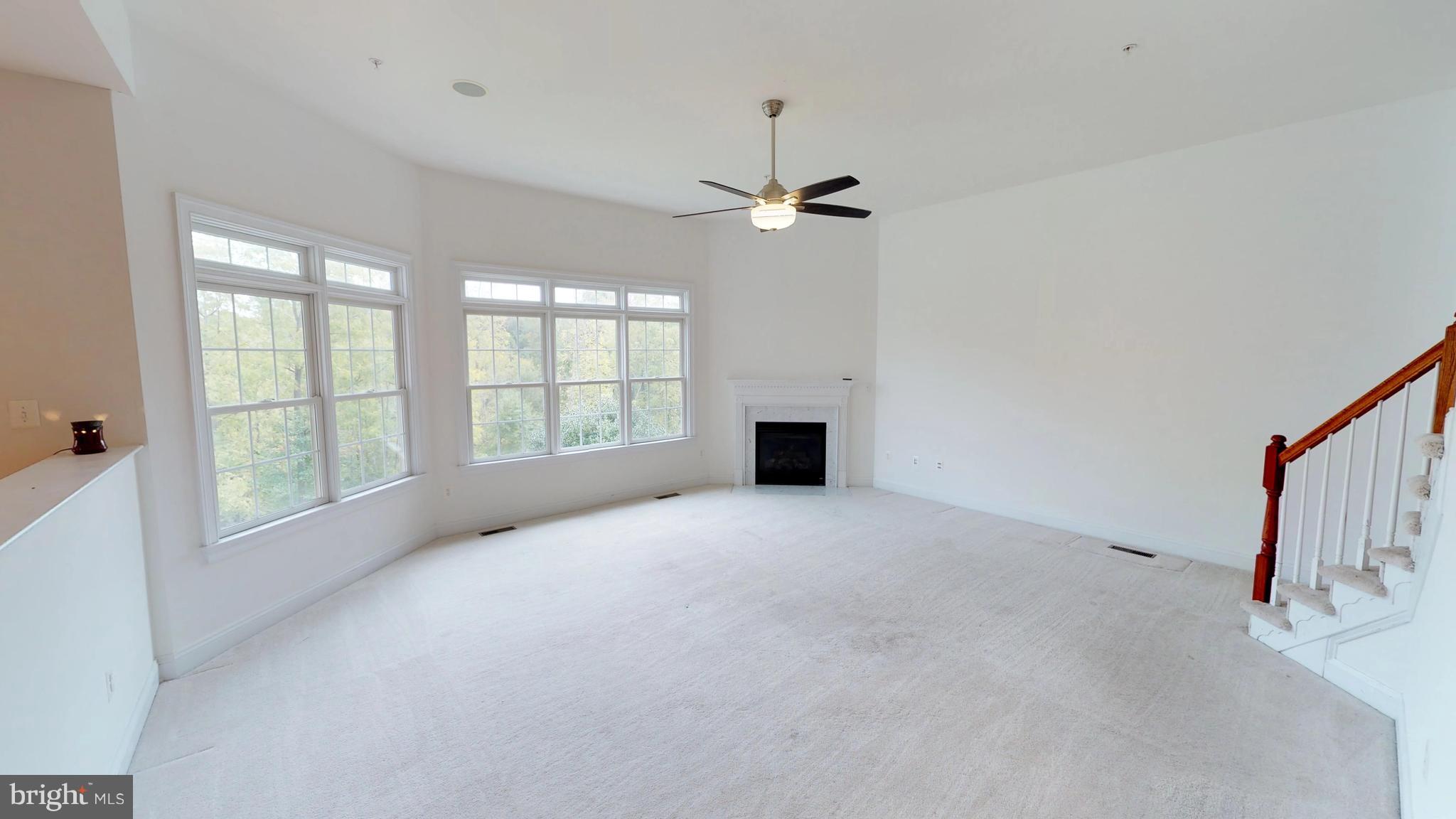 12135 Cypress Spring Road Clarksburg, MD 20871 - Photo 7 of 29 Living Room