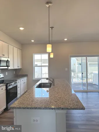 $2,050 | 1328 Cedar Vly Road, Ranson, WV 25438