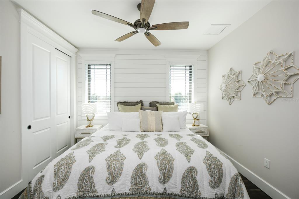 340 Jackson Drive Sarasota, FL 34236 - Photo 25 of 100