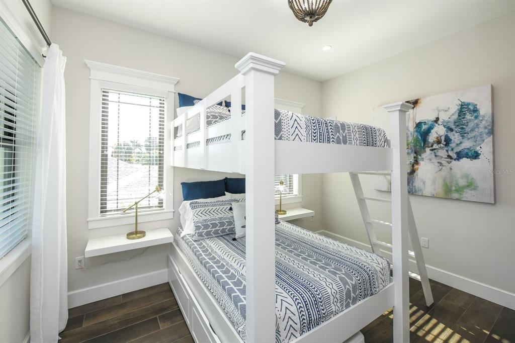 340 Jackson Drive Sarasota, FL 34236 - Photo 39 of 100