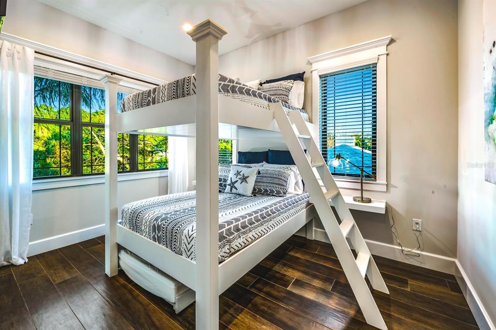 340 Jackson Drive Sarasota, FL 34236 - Photo 42 of 100