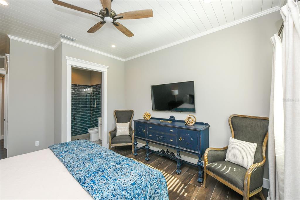 340 Jackson Drive Sarasota, FL 34236 - Photo 44 of 100