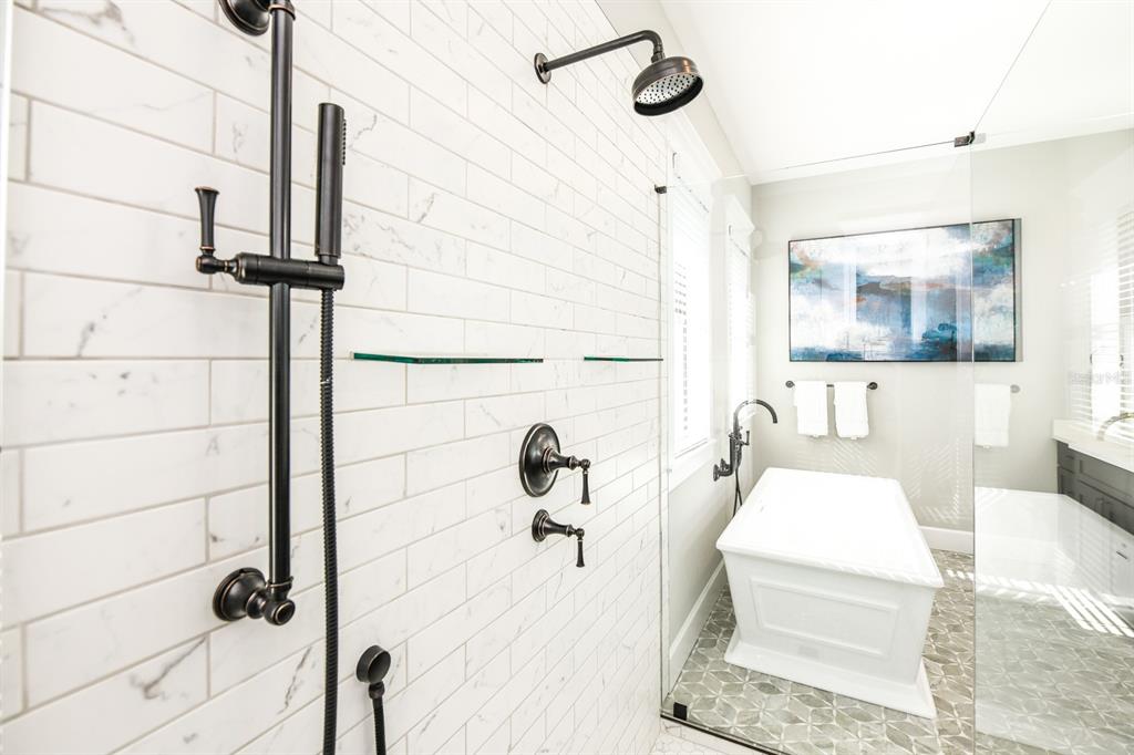 340 Jackson Drive Sarasota, FL 34236 - Photo 53 of 100 a bathroom with a sink a toilet and mirror