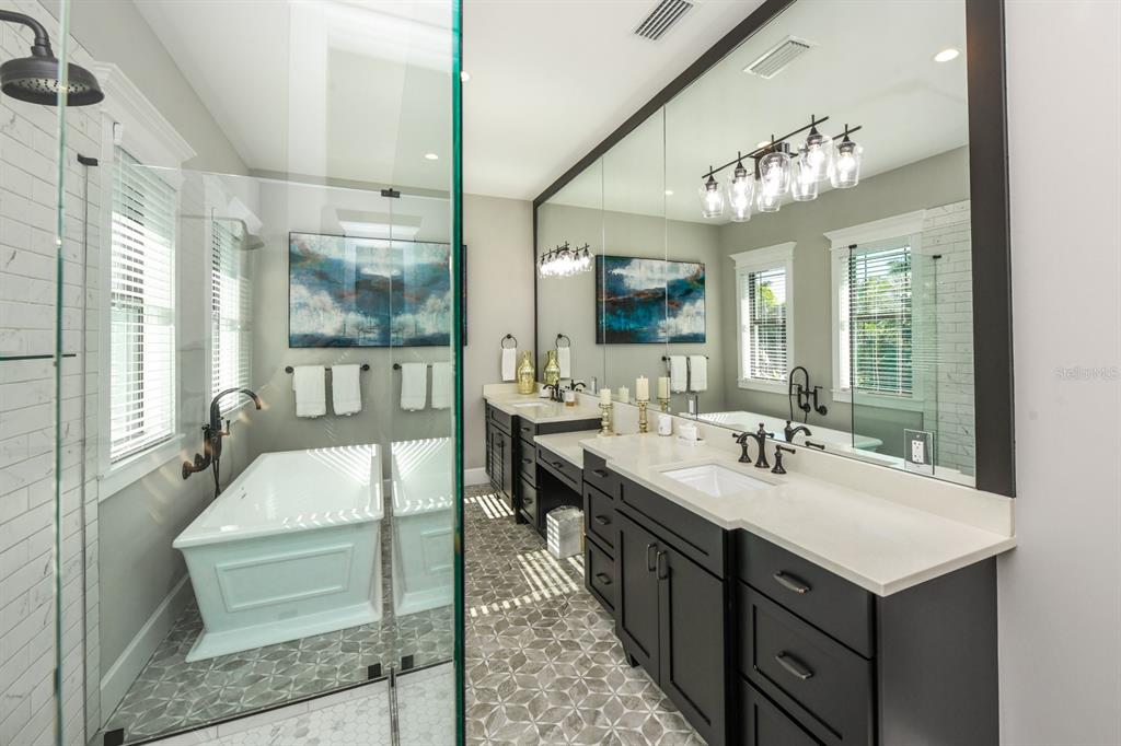 340 Jackson Drive Sarasota, FL 34236 - Photo 56 of 100