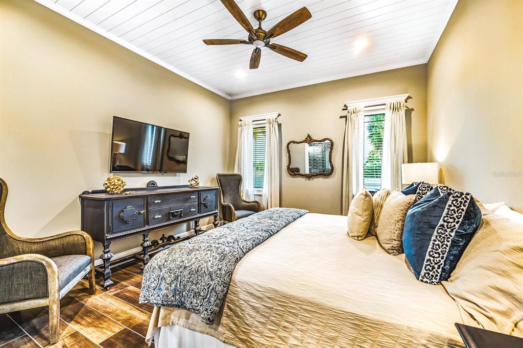 340 Jackson Drive Sarasota, FL 34236 - Photo 60 of 100