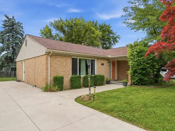 $245,000 | 15861 Coral Avenue, Clinton Township, MI 48035