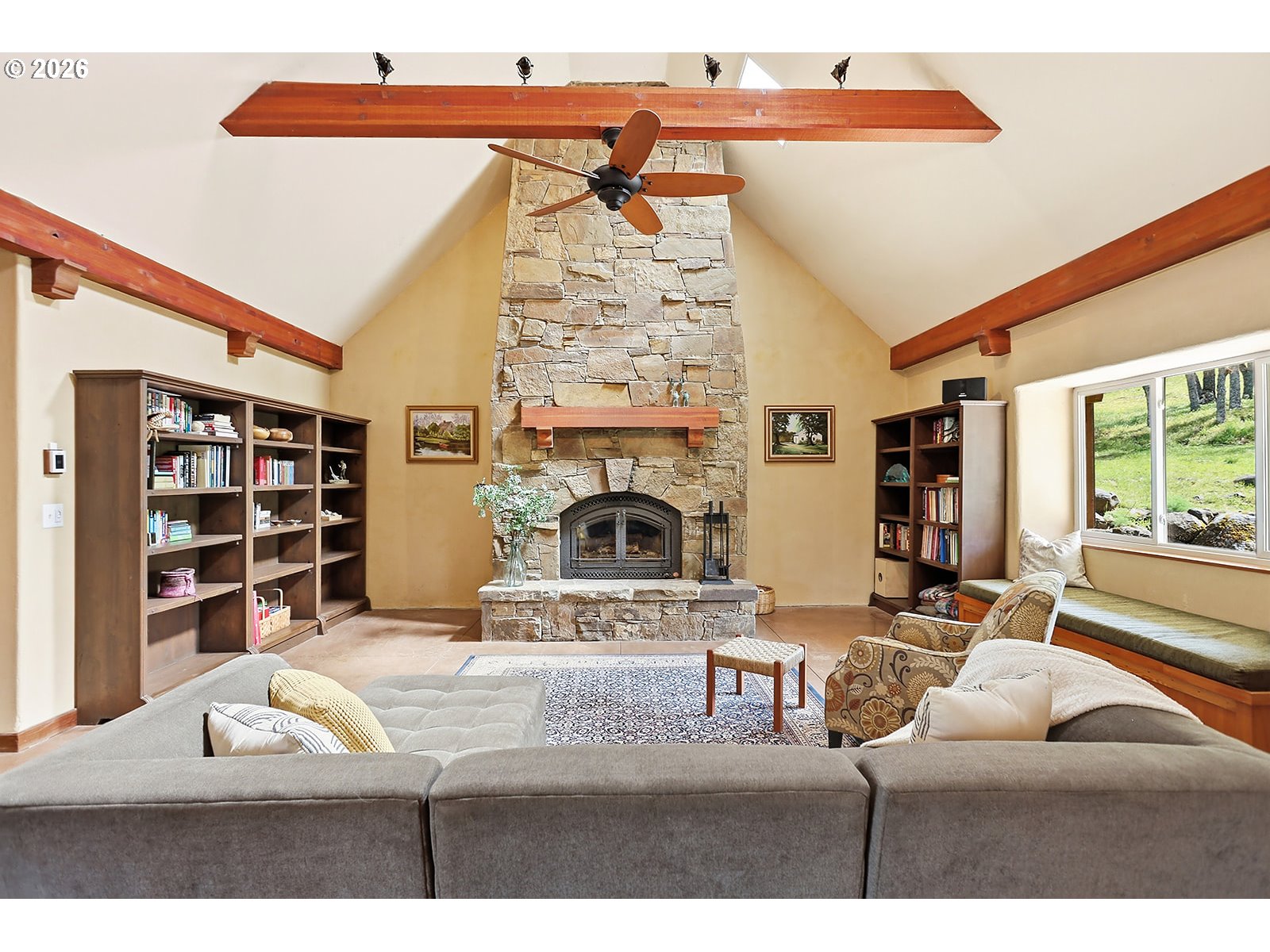 2015 Lonely Lane Mosier, OR 97040 - Photo 5 of 46 Living Room