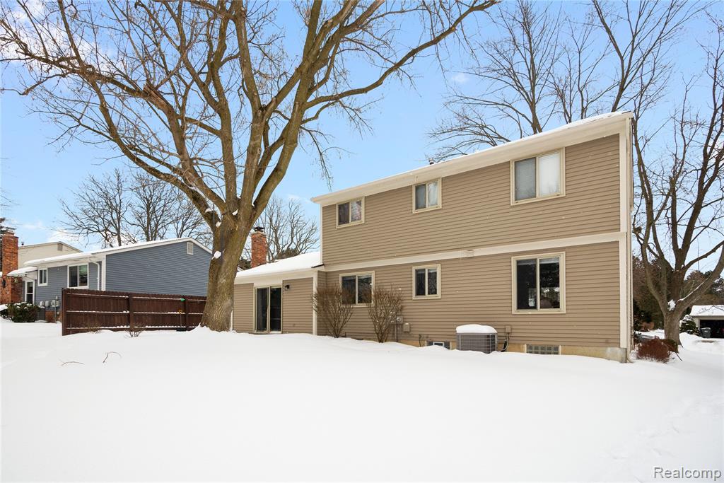 1659 Dennett Lane Rochester Hills, MI 48307 - Photo 32 of 49