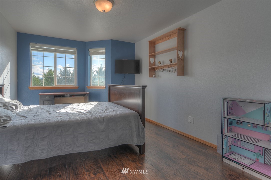 8840 Lavaliere Meadows Lane Southwest Rochester, WA 98579 - Photo 12 of 22 Gallery Image 12