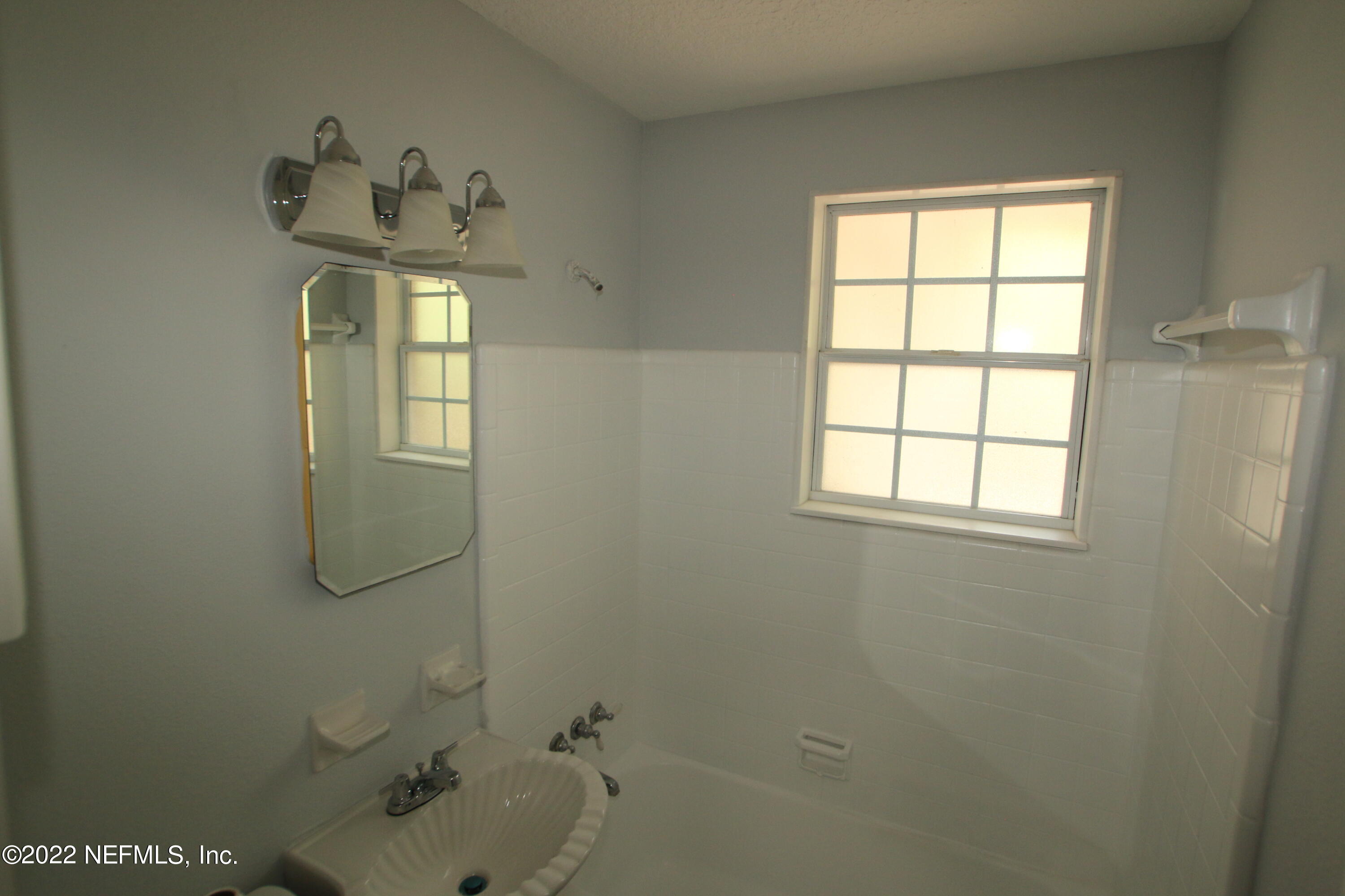 3172 Claremont Road Jacksonville, FL 32207 - Photo 14 of 30 1655424485-014-3172-Claremont-Rd-Jackson