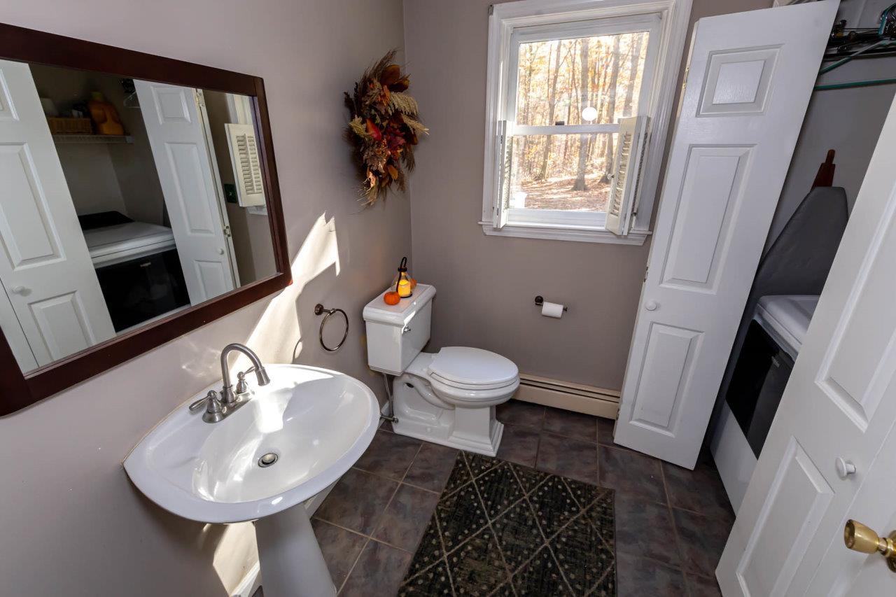 6 Diamond Drive Derry, NH 03038 - Photo 15 of 38