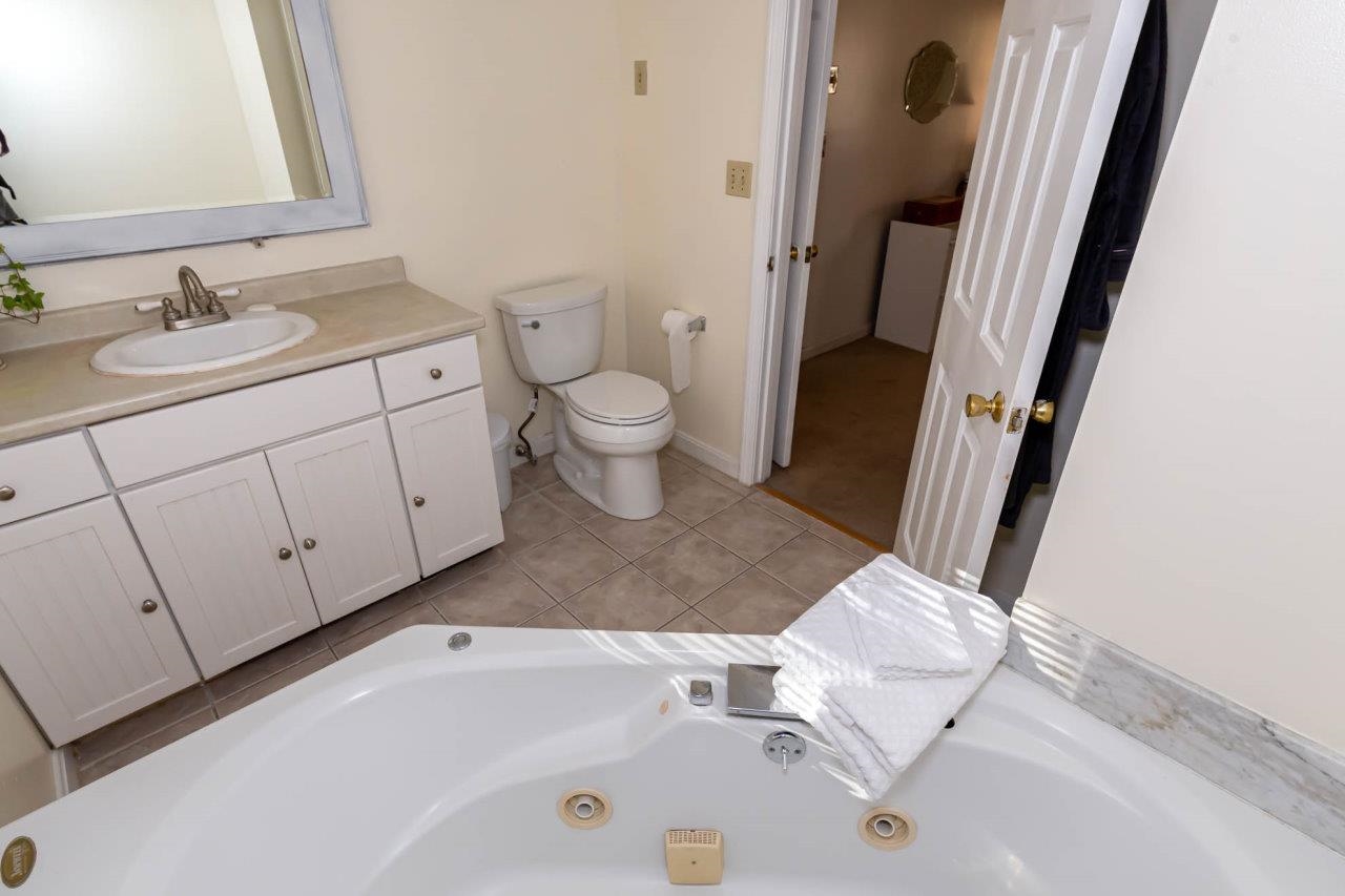 6 Diamond Drive Derry, NH 03038 - Photo 24 of 38