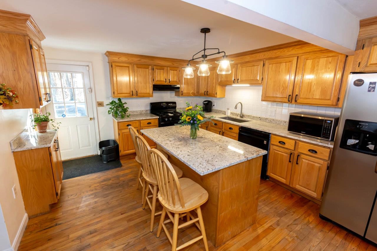 6 Diamond Drive Derry, NH 03038 - Photo 5 of 38