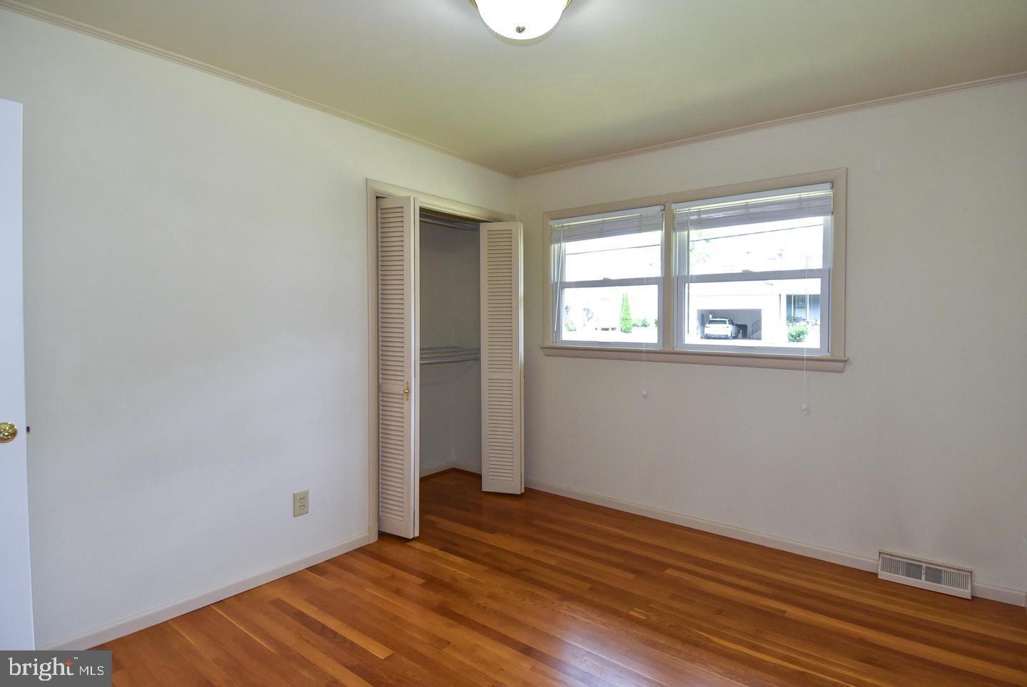 606 Kingsley Road Southwest Vienna, VA 22180 - Photo 26 of 45