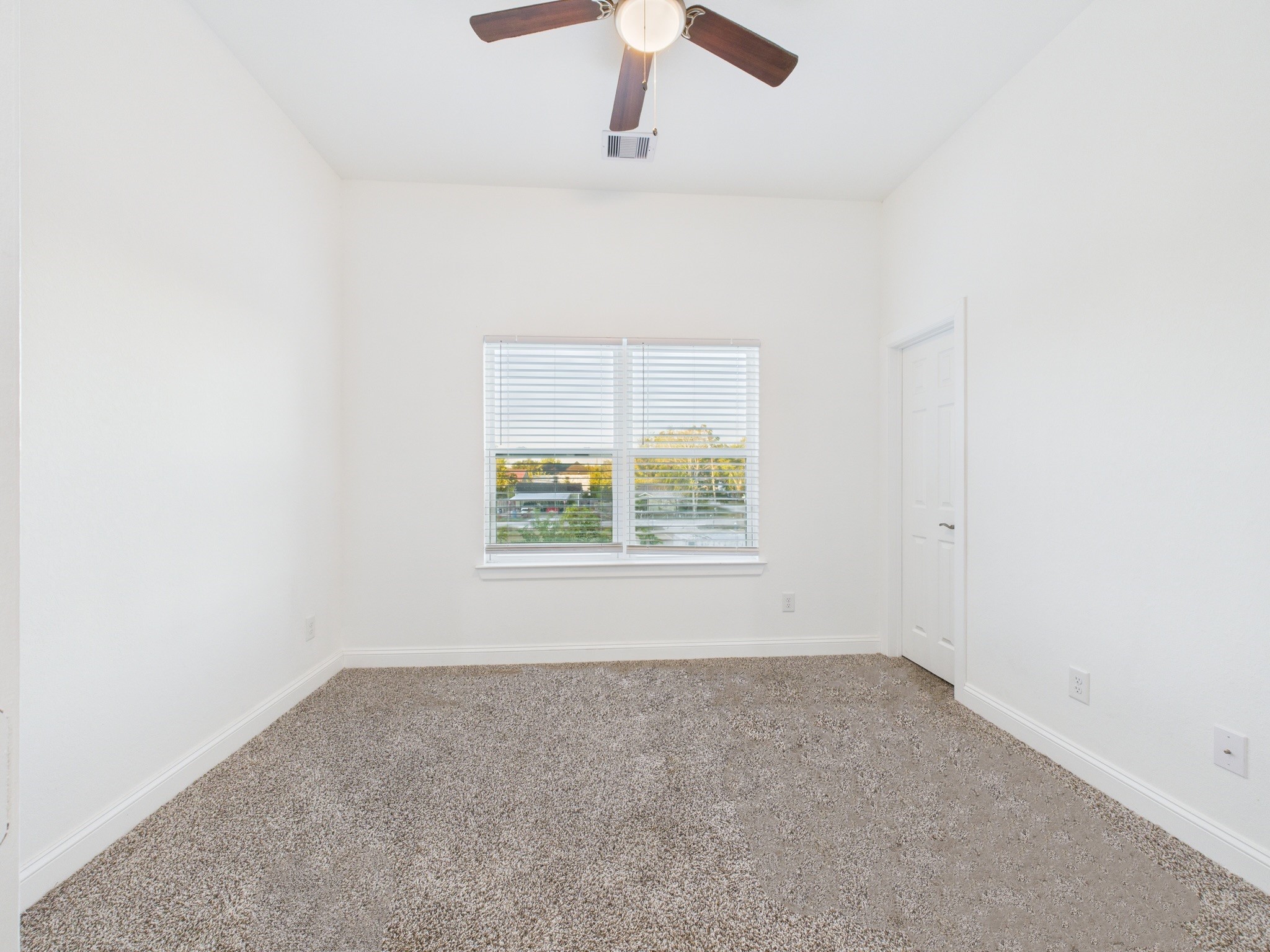 4619 Stassen Street, Unit B Houston, TX 77051 - Photo 23 of 29 an empty room with a window