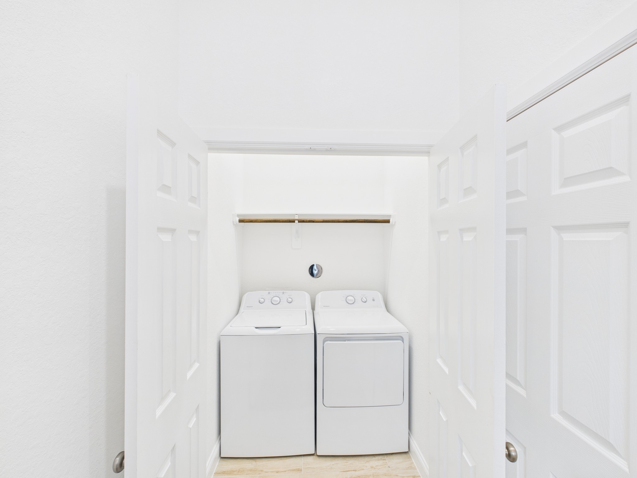 4619 Stassen Street, Unit B Houston, TX 77051 - Photo 25 of 29 a utility room with dryer and washer