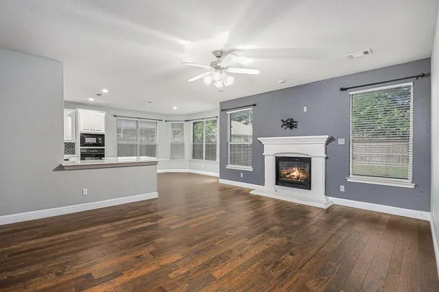 $400,000 | 848 Huebner Way, Burleson, TX 76028