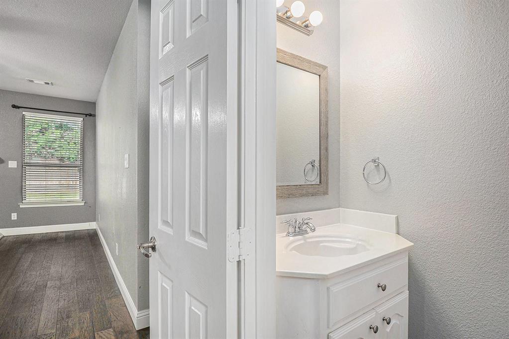 848 Huebner Way Burleson, TX 76028 - Photo 12 of 26