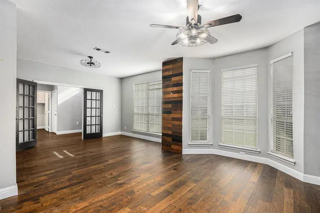 $400,000 | 848 Huebner Way, Burleson, TX 76028