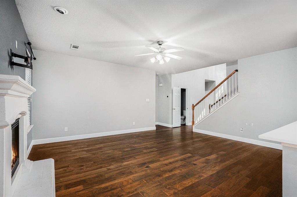 848 Huebner Way Burleson, TX 76028 - Photo 10 of 26