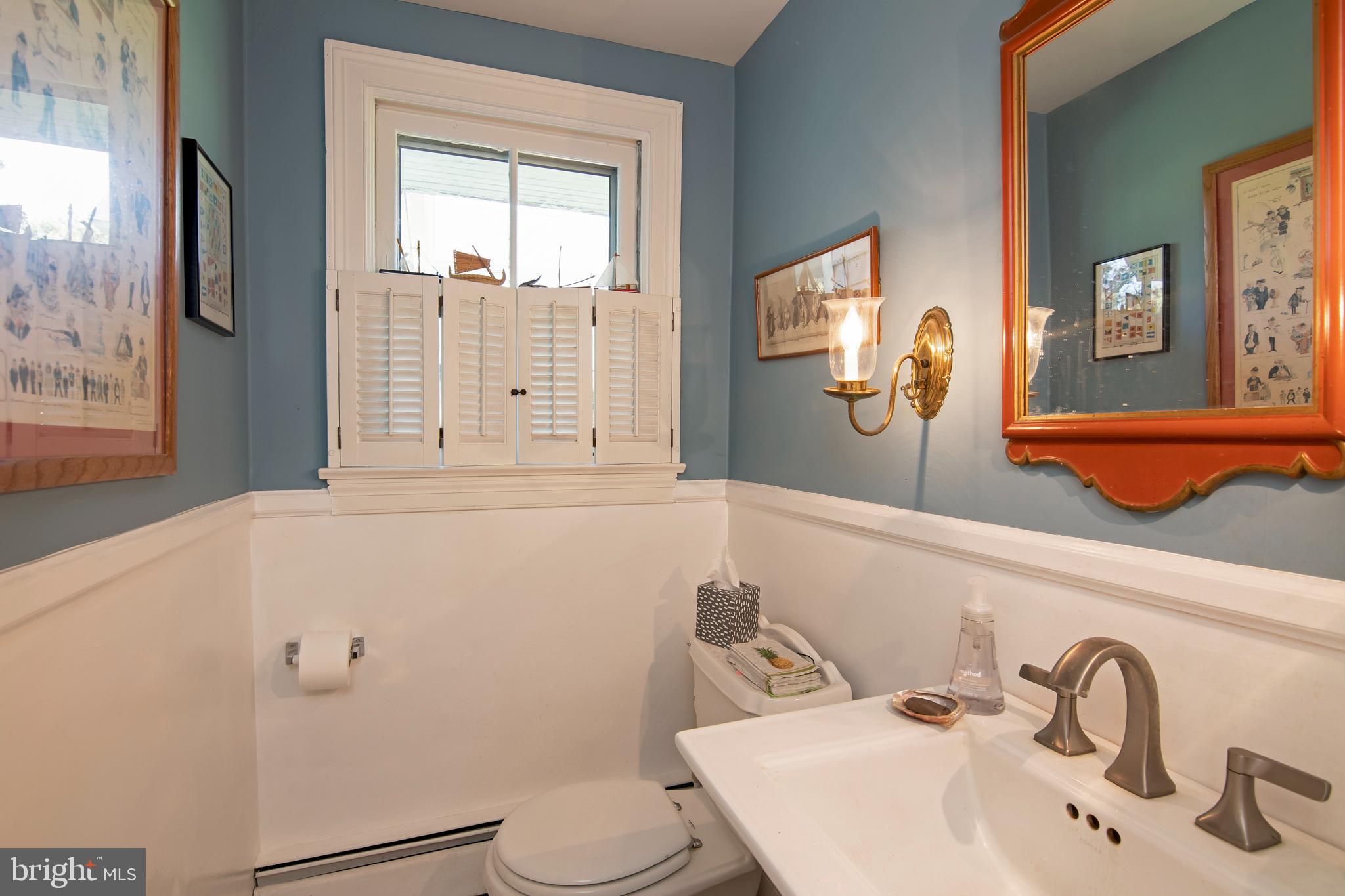 113 High Street Cambridge, MD 21613 - Photo 20 of 56 Beautiful 1st Floor Powder Room