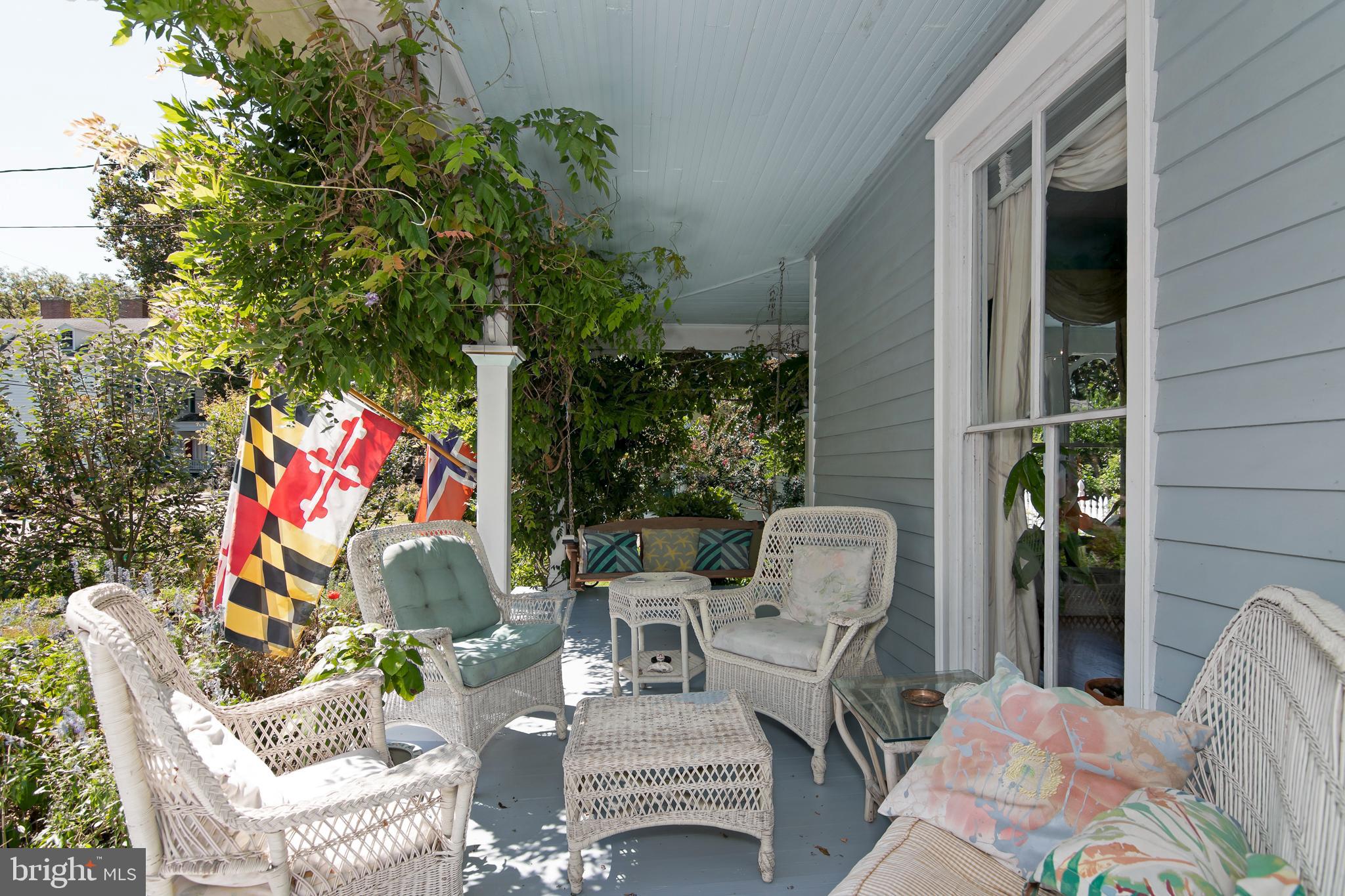 113 High Street Cambridge, MD 21613 - Photo 42 of 56 Charming Southern Porch