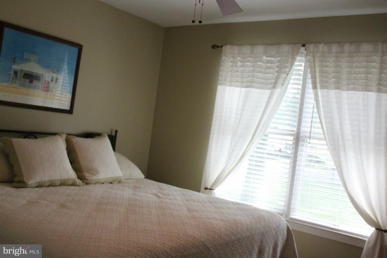 7682 Pine Knob Road Pasadena, MD 21122 - Photo 14 of 22 Bedroom