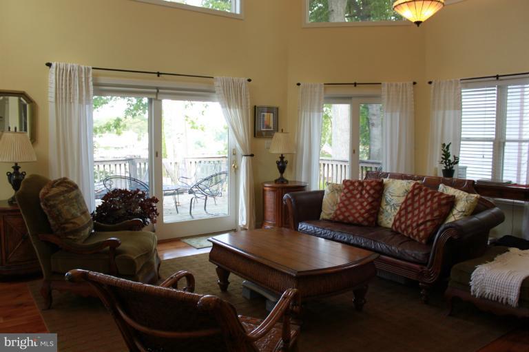 7682 Pine Knob Road Pasadena, MD 21122 - Photo 6 of 22 Living Room