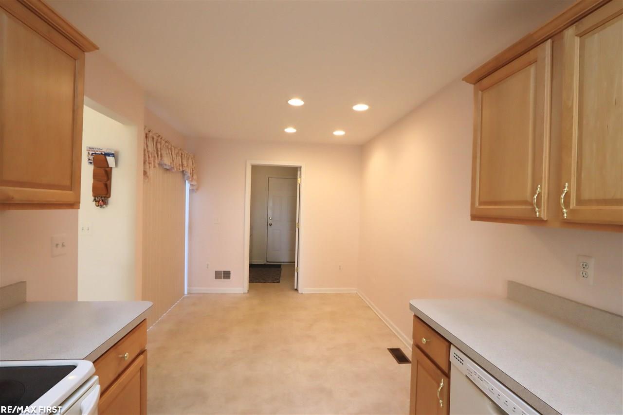 50311 Highpoint Court Macomb, MI 48044 - Photo 5 of 22
