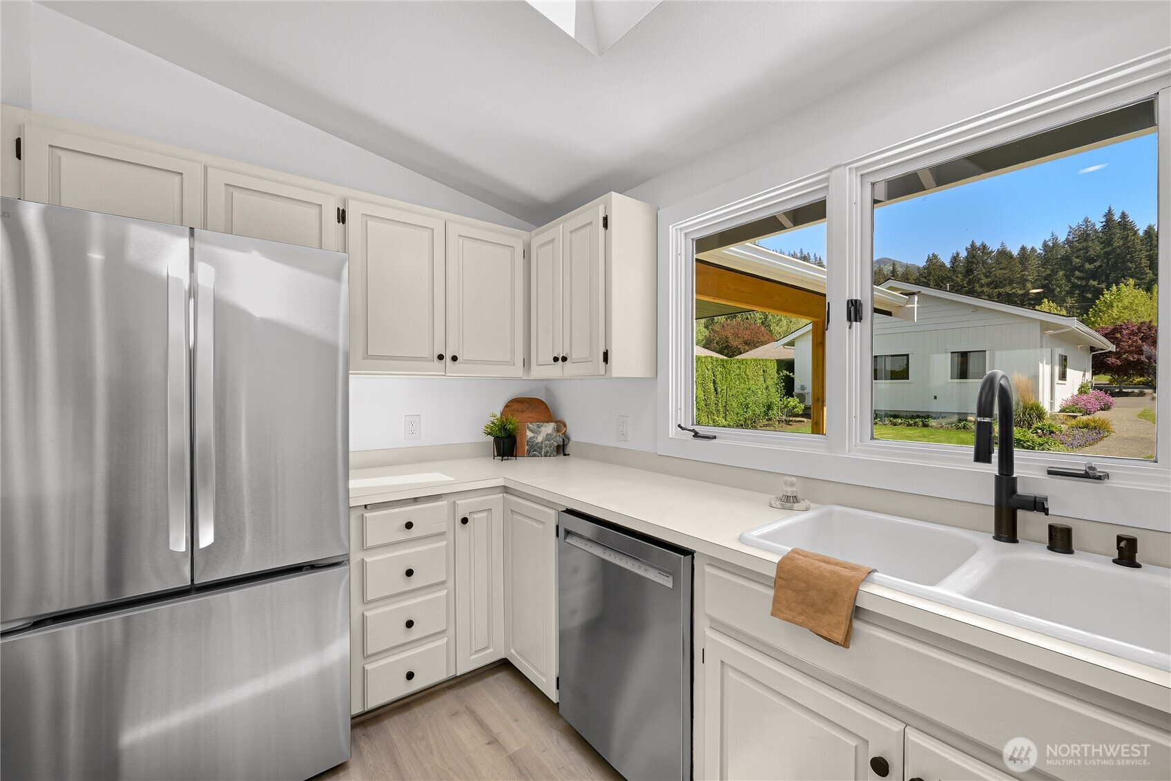 3187 North Shore Road Bellingham, WA 98226 - Photo 14 of 40