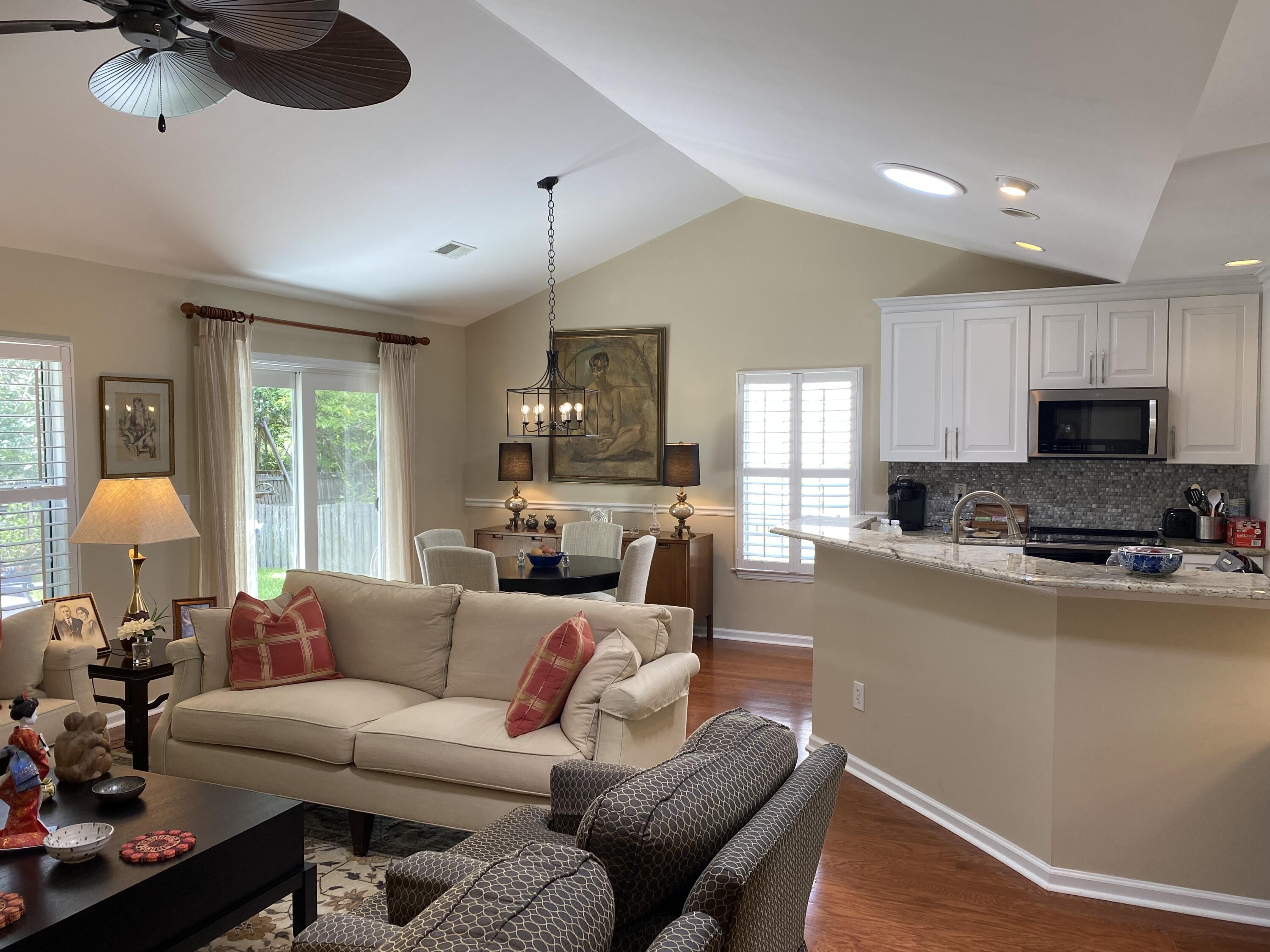2124 Andover Way Mount Pleasant, SC 29466 - Photo 4 of 37 fami