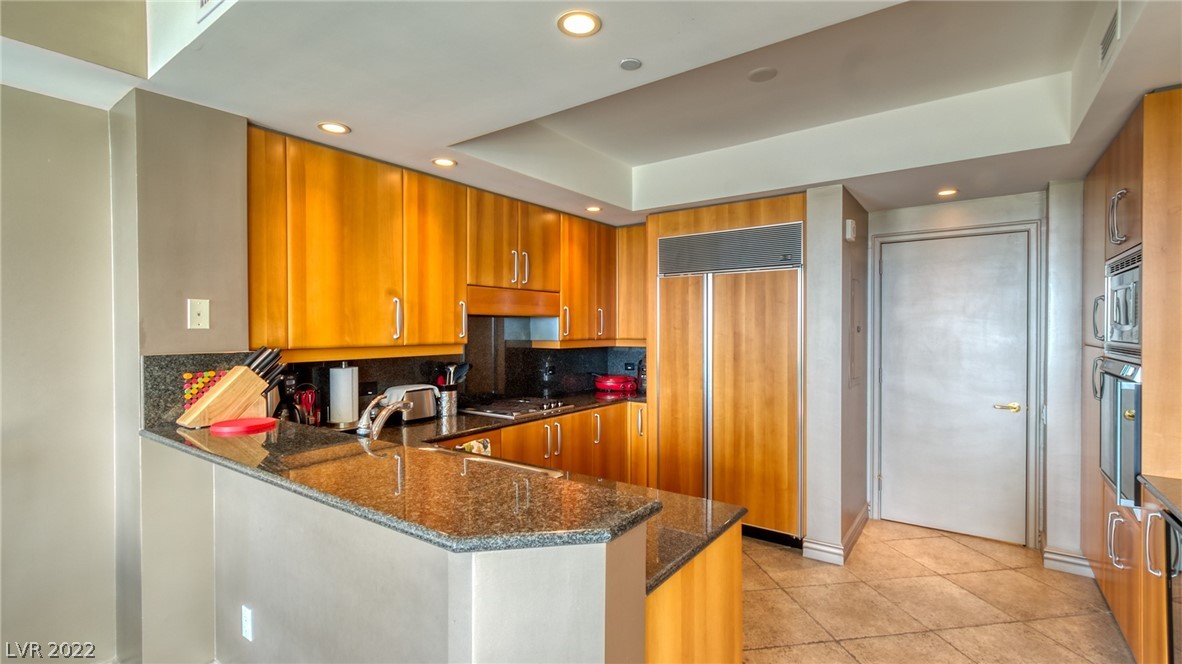2857 Paradise Road, Unit 403 Las Vegas, NV 89109 - Photo 8 of 32