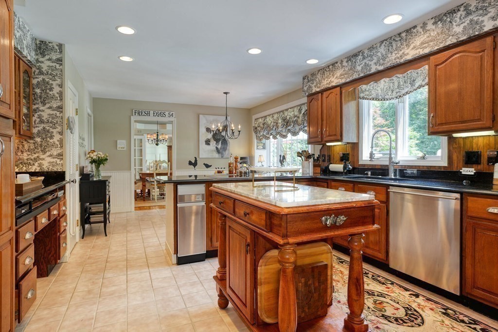 1043 Boston Post Road Sudbury, MA 01776 - Photo 9 of 42 Gallery Image 9