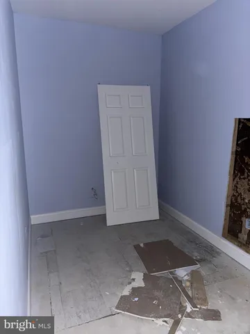 a view of a livingroom with windows