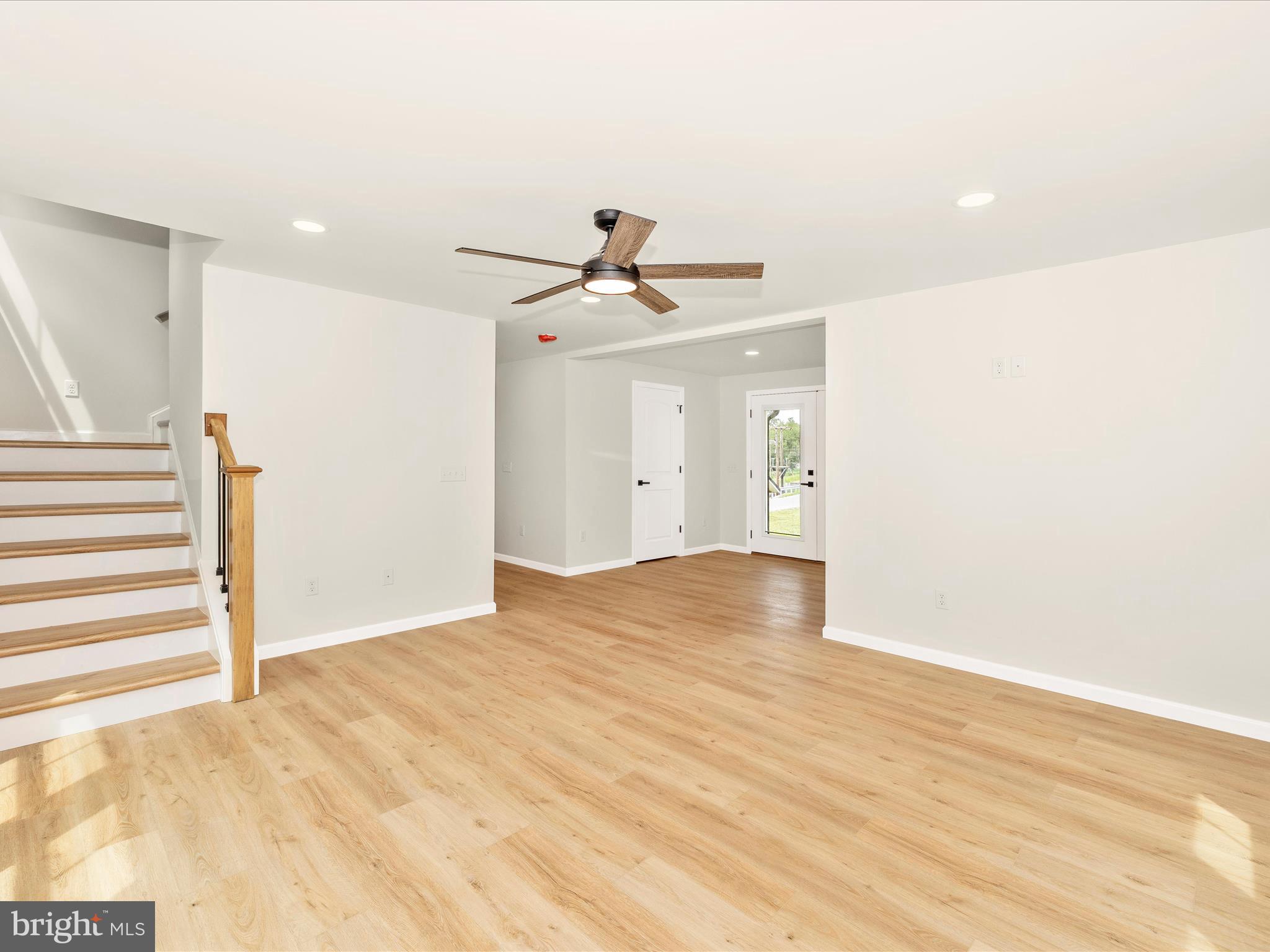 14241 Ritchie Road Cascade, MD 21719 - Photo 22 of 67 Living Room