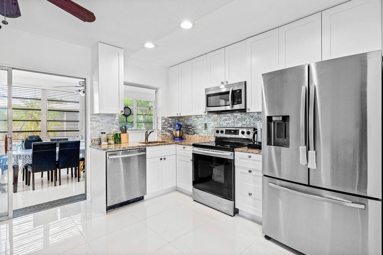 6809 Northwest 75th Street Tamarac, FL 33321 - Photo 8 of 22 Kitchen