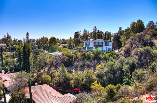 $399,999 | 4491 La Barca Drive, Tarzana, CA 91356