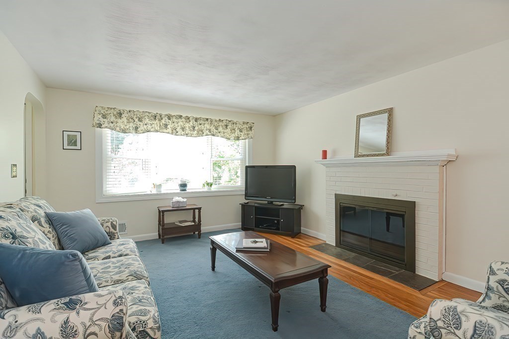 19 Spruce Street Holliston, MA 01746 - Photo 12 of 30