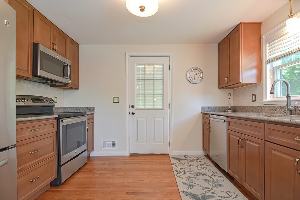 19 Spruce Street Holliston, MA 01746 - Photo 8 of 30