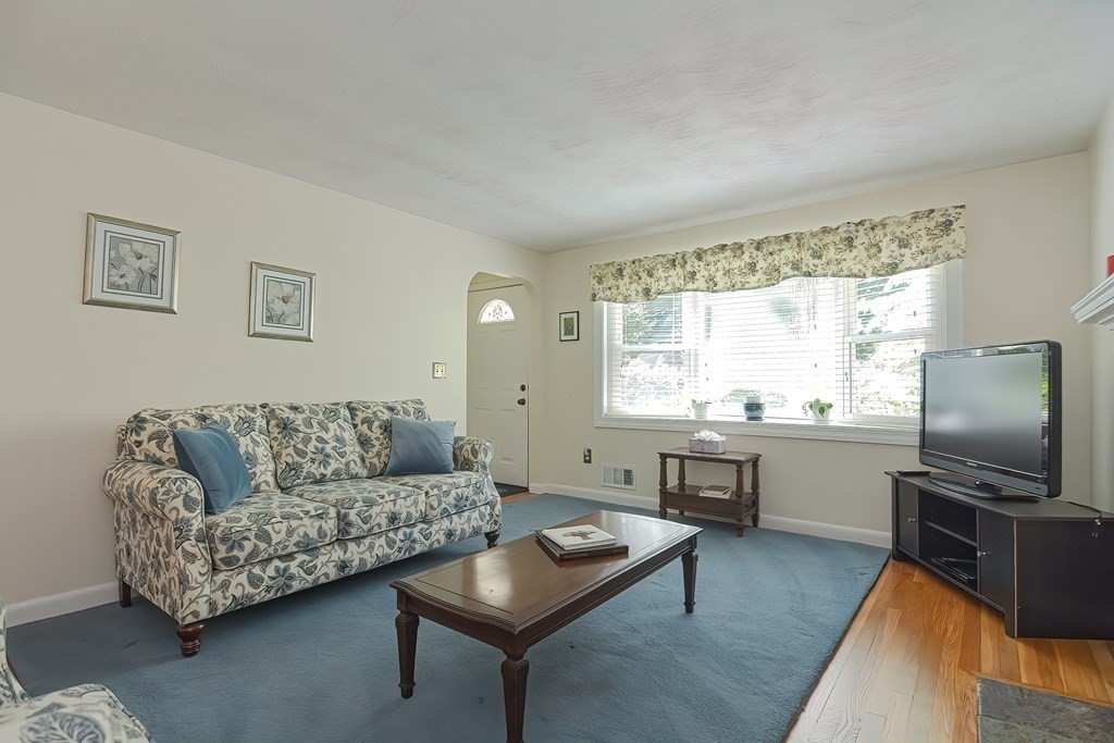 19 Spruce Street Holliston, MA 01746 - Photo 10 of 30